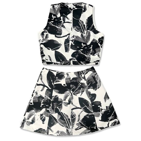 Lucy Paris Black White Flowers Floral Brocade Crop Top Mini Skirt Set size M - Picture 2 of 9